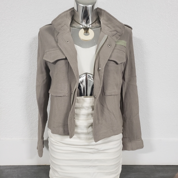 Urban Outfitters Jackets & Blazers - Nude Cropped Urban Outfitters Zip Up